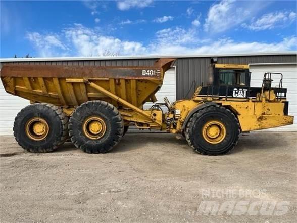 CAT D400E Kĺbové nákladné autá