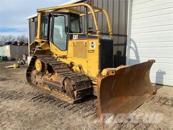 CAT D5M XL Pásové dozéry
