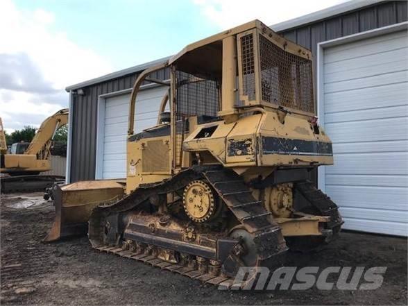 CAT D5M XL Pásové dozéry