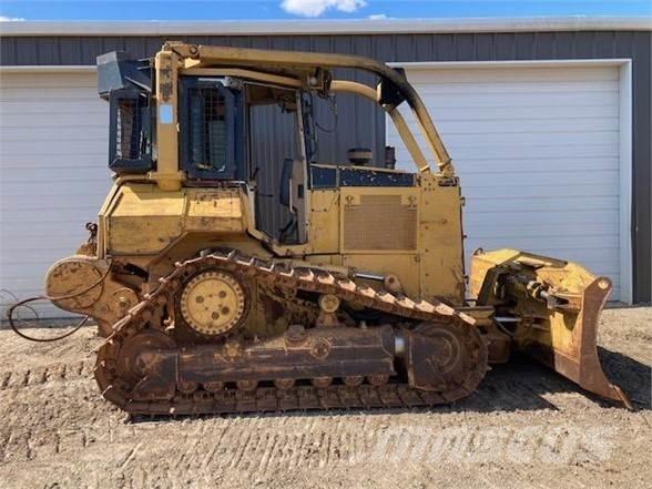 CAT D5M XL Pásové dozéry