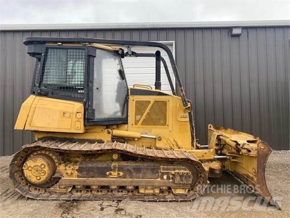 CAT D6K Pásové dozéry