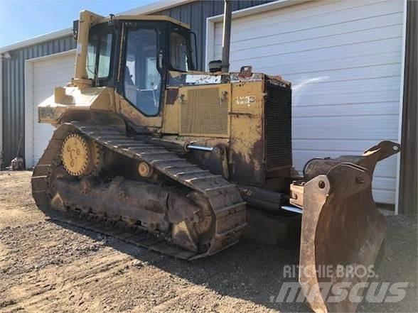 CAT D6M XL Pásové dozéry