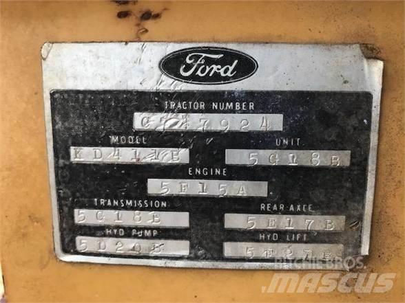 Ford 445A Kolesové nakladače