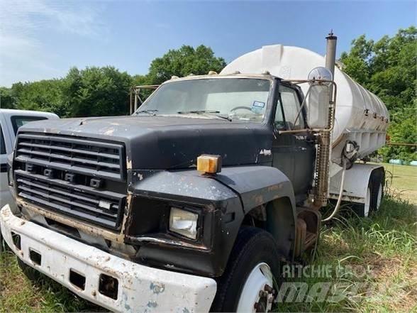 Ford F800 Cisternové nákladné vozidlá