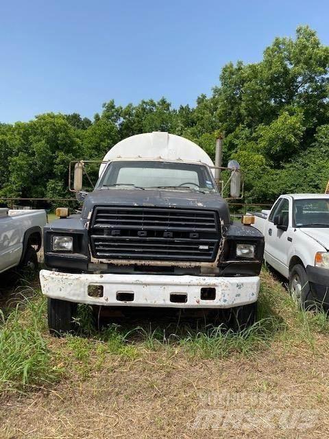 Ford F800 Cisternové nákladné vozidlá