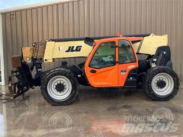 JLG 1055 Teleskopické manipulátory