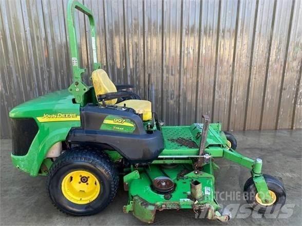 John Deere 997 Kosačky s nulovým polomerom otáčania