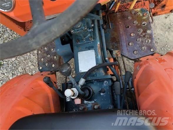 Kubota B7100 Traktory