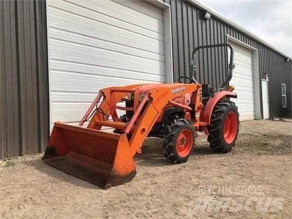 Kubota L3200 Traktory