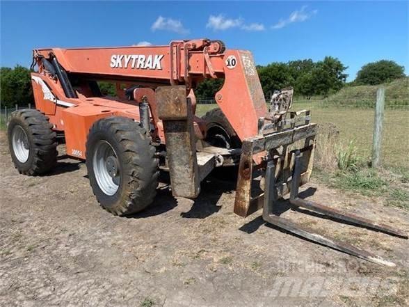 SkyTrak 10054 Teleskopické manipulátory