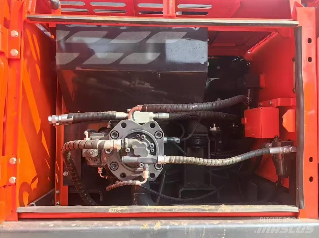 Doosan DX 225 LC Pásové rýpadlá