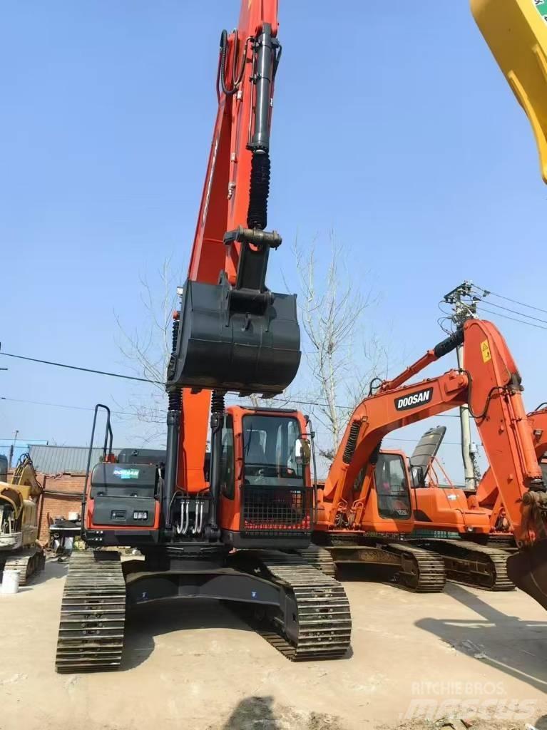 Doosan DX 225 LC Pásové rýpadlá