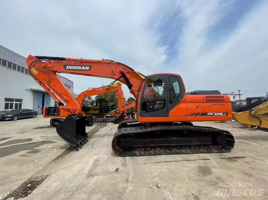 Doosan DX 225 LC Pásové rýpadlá