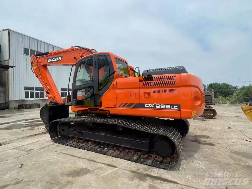 Doosan DX 225 LC Pásové rýpadlá