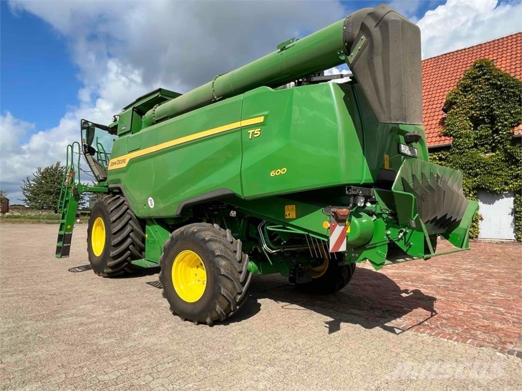John Deere T5 600 Kombinované zberacie stroje