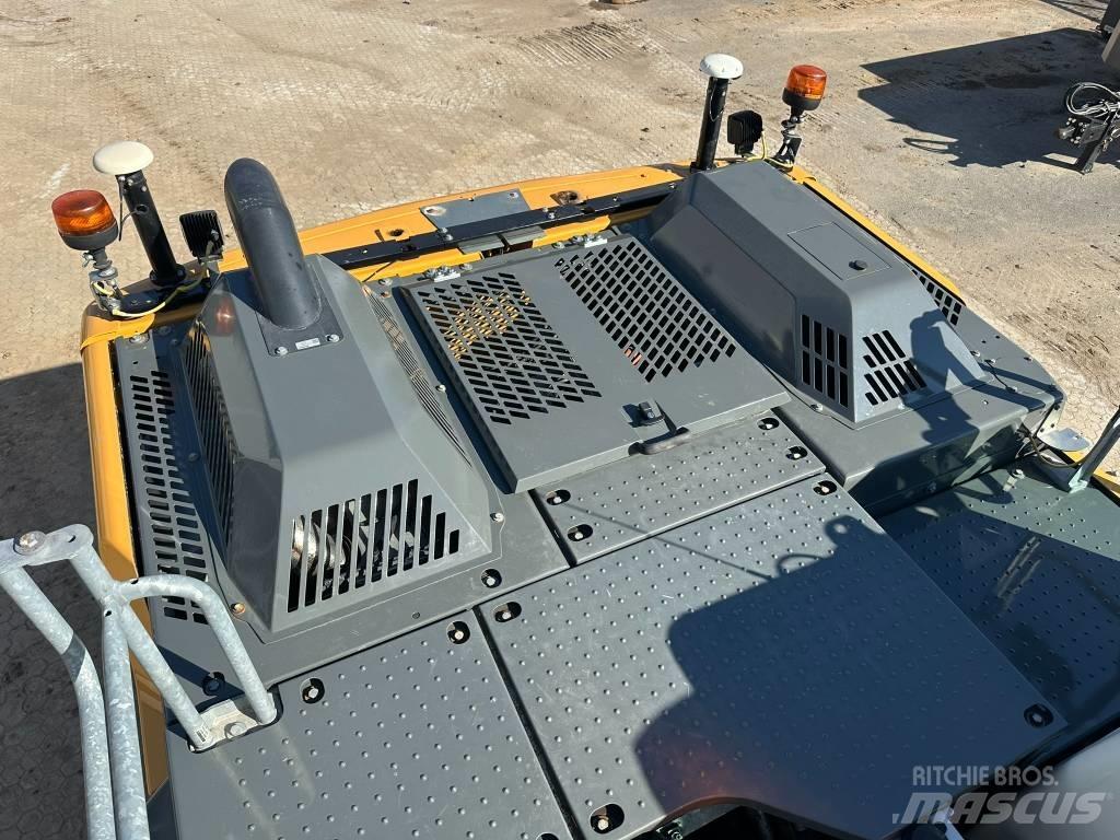 Liebherr R 922 G8 Pásové rýpadlá