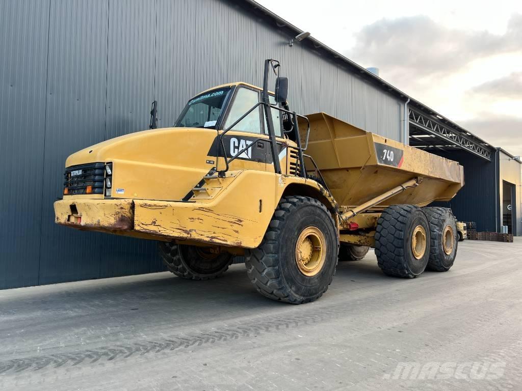 CAT 740 Kĺbové nákladné autá