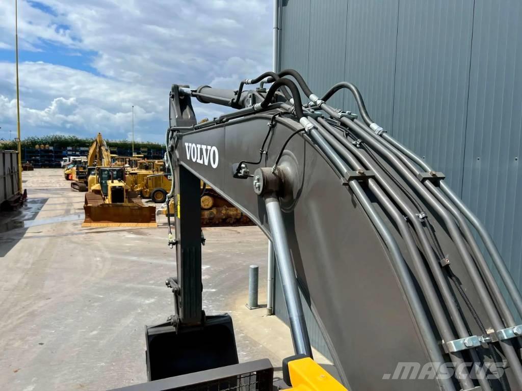 Volvo EC210 Pásové rýpadlá