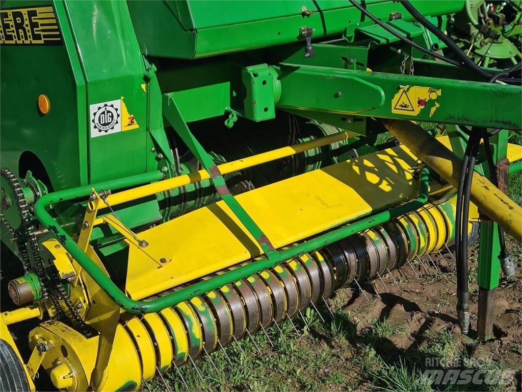 John Deere 590 Lisy na okrúhle balíky