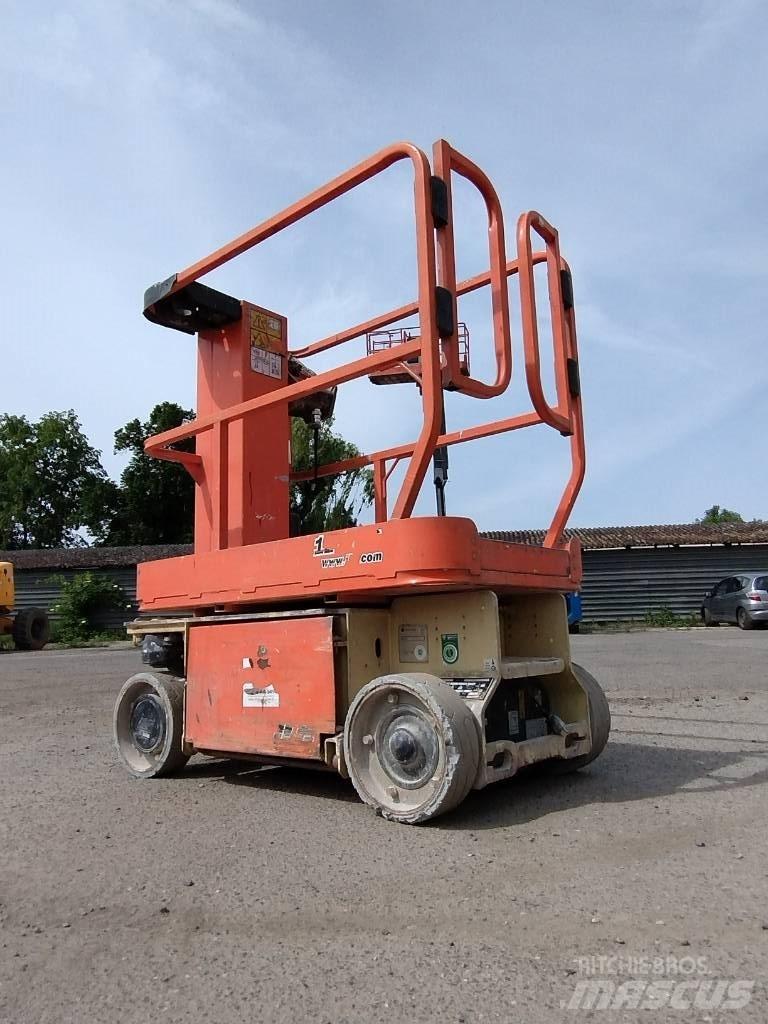 JLG 1230 ES Vertikálne stĺpové výťahy
