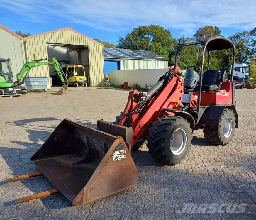 Thaler 2138/K Kolesové nakladače