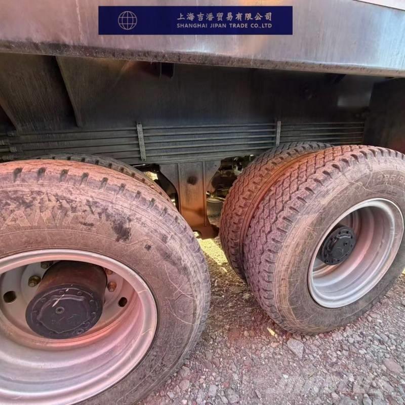 Sany SCT1000C Univerzálne terénne žeriavy