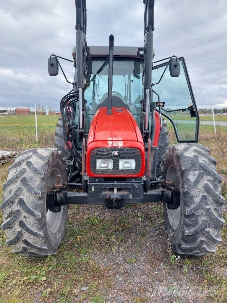 Massey Ferguson 4255 Traktory