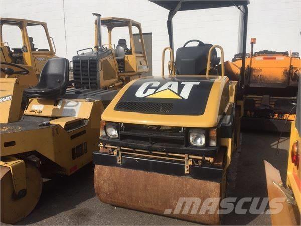 CAT CB 334 D Tandemové valce