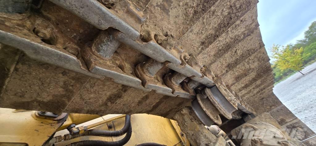 CAT D 6 N LGP Pásové dozéry