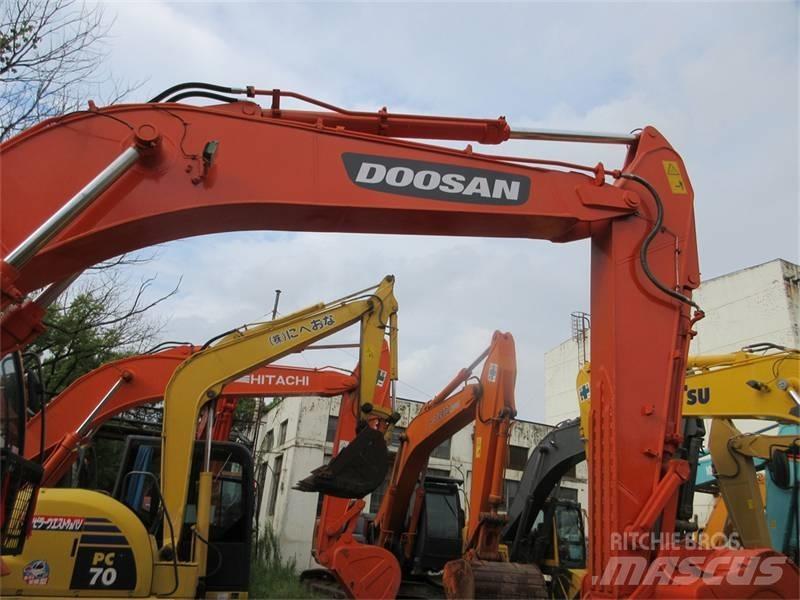 Doosan DX 300 LC Pásové rýpadlá