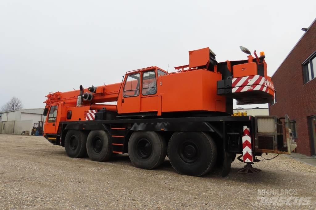 Krupp KMK 4080 Univerzálne terénne žeriavy