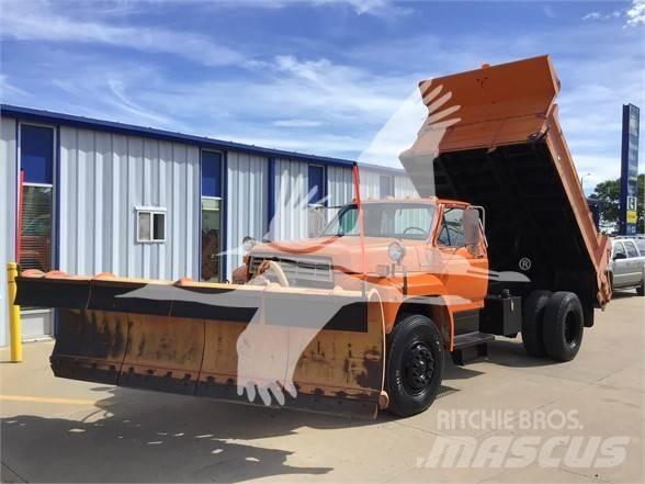 Ford F800 Posýpače soli a piesku