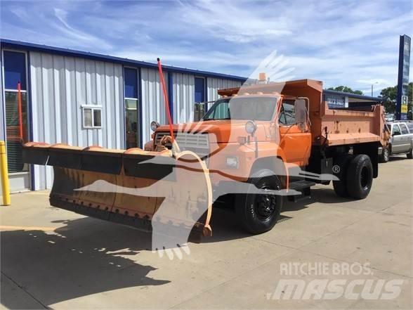Ford F800 Posýpače soli a piesku