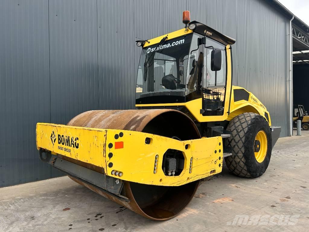 Bomag BW213D-5 Ťahačové valce