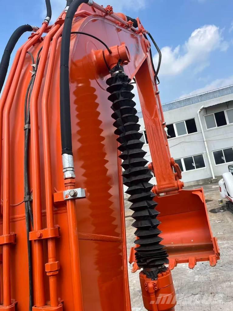 Hitachi ZX 250 Pásové rýpadlá