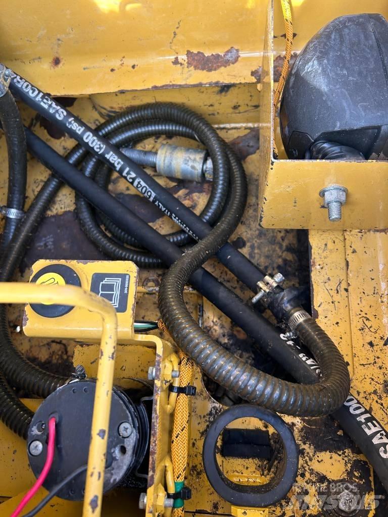 CAT 313 F LGC Pásové rýpadlá