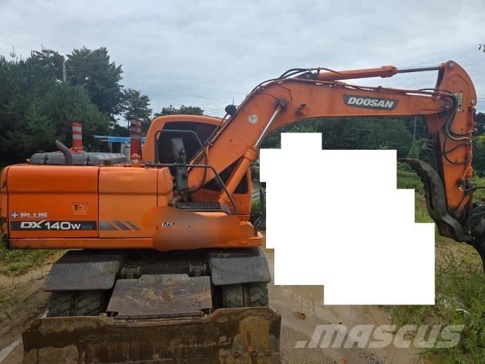 Doosan DX 140 W Kolesové rýpadlá