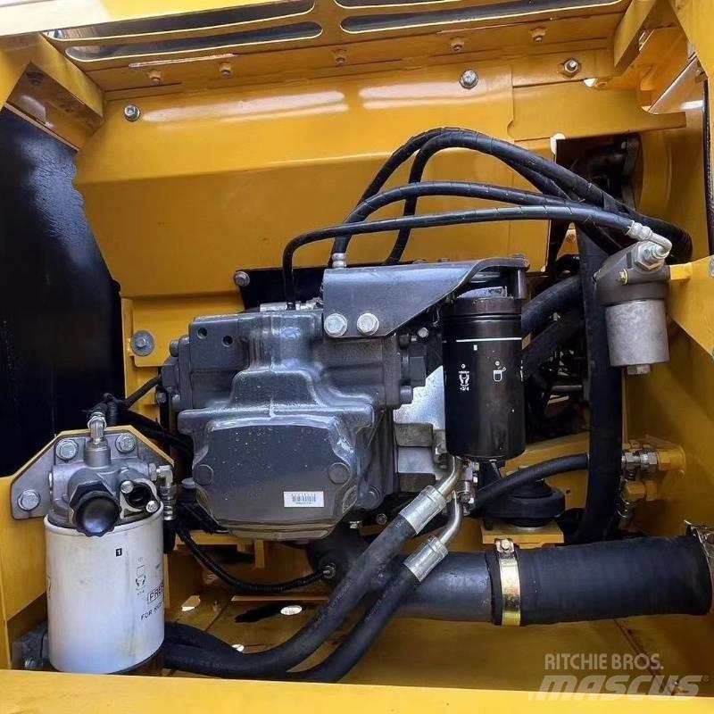 Komatsu PC 220 Pásové rýpadlá