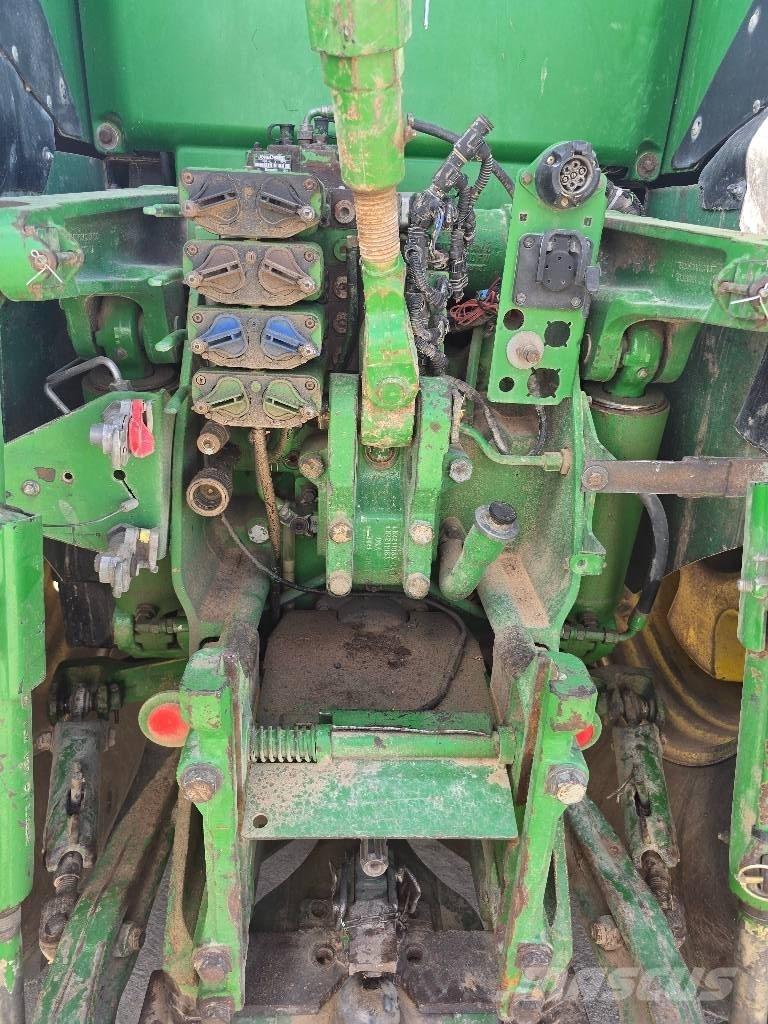John Deere 8345 R Traktory