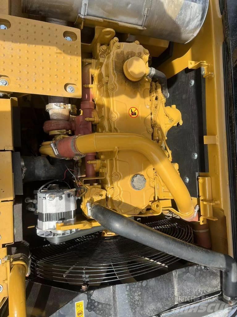 CAT 325d Pásové rýpadlá