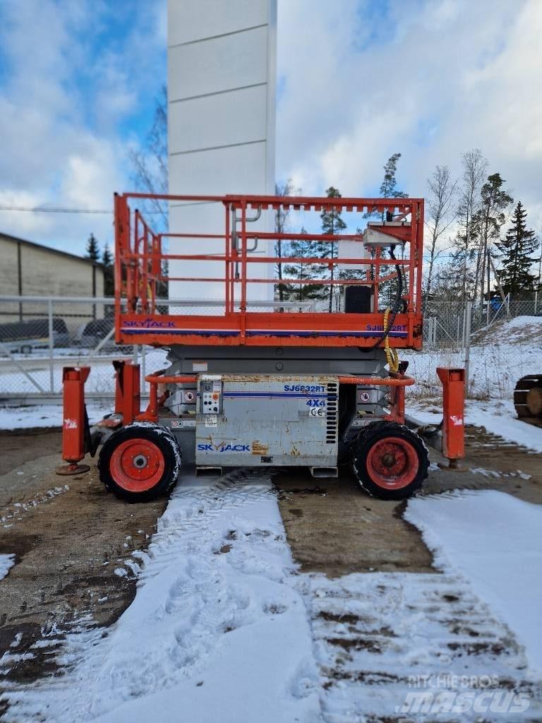 SkyJack SJ 6832 RT Nožnicové zdvíhacie plošiny