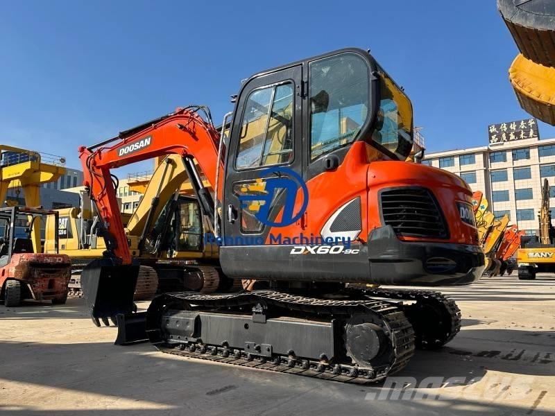 Doosan DX 60 Pásové rýpadlá