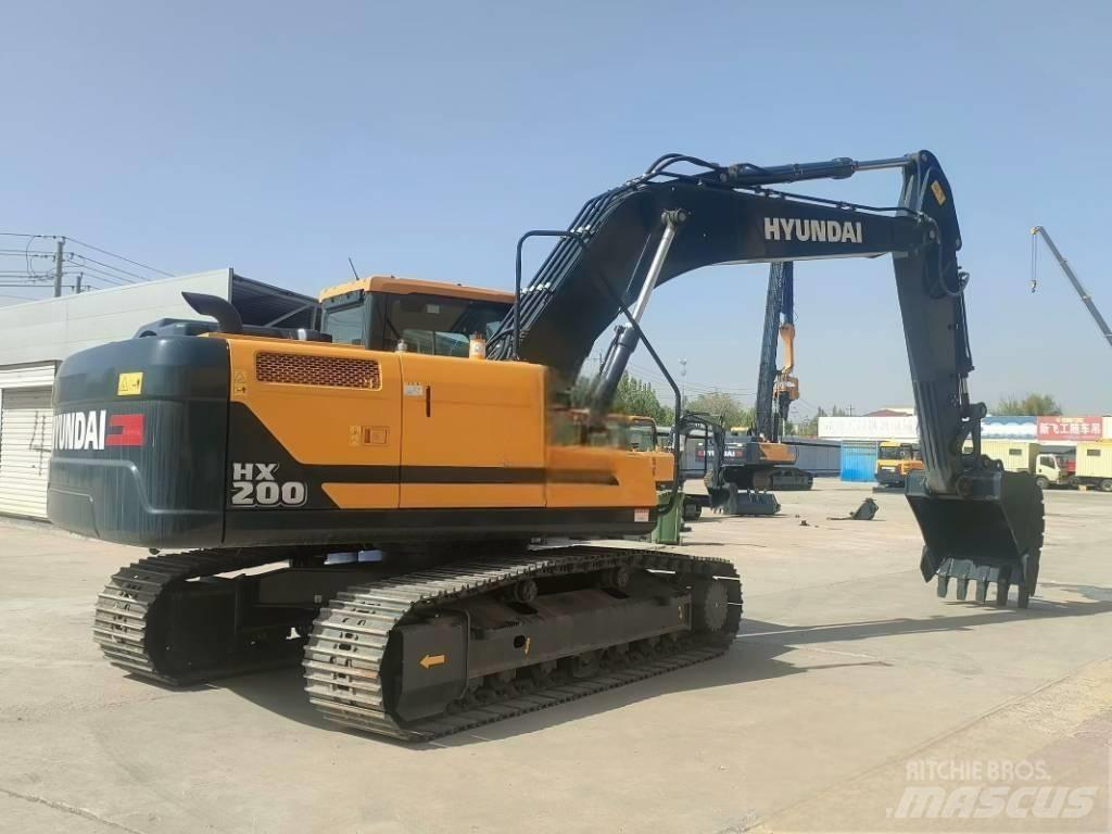 Hyundai HX 200 Pásové rýpadlá