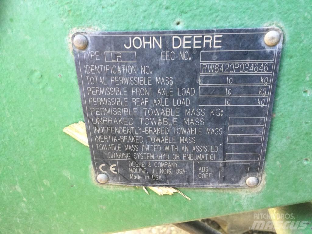 John Deere 8420 Traktory
