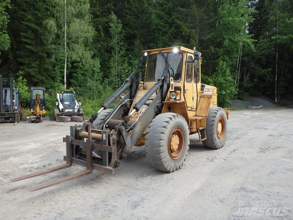 Volvo BM 4300 4x4 Kolesové nakladače