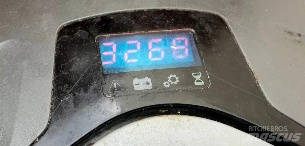 BT SWE200D Ručne vedené vysokozdvižné vozíky