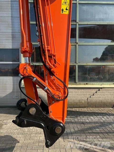 Hitachi ZX 290LCN-5B Pásové rýpadlá