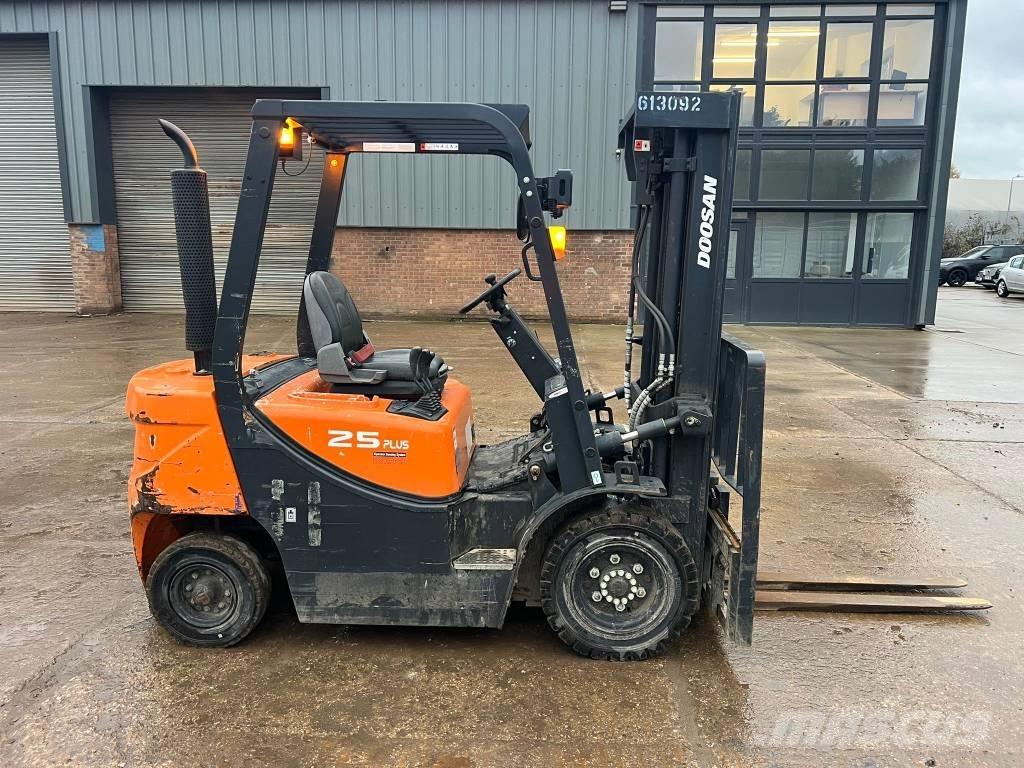 Doosan D 25 GP Dieselové vozíky