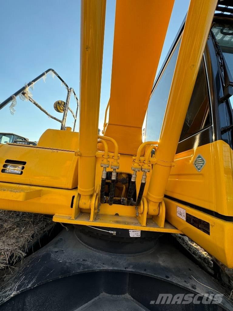 Komatsu PC 210 Pásové rýpadlá