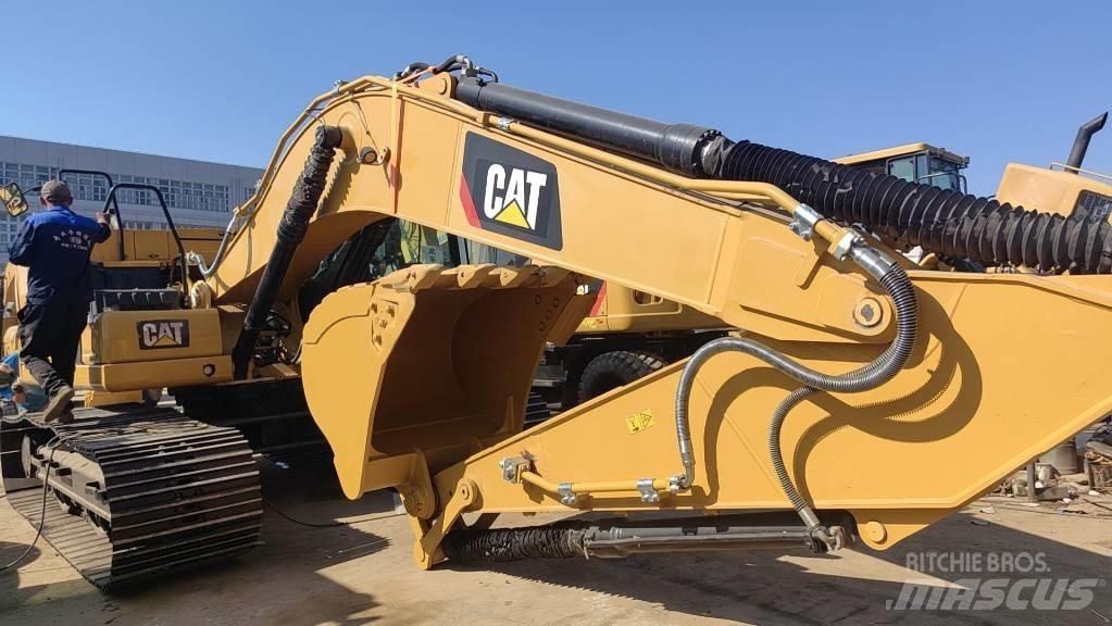 CAT 2018 CAT 320 Kolesové rýpadlá